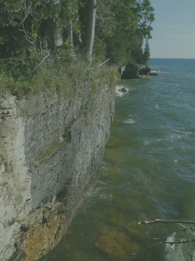 Cave Point County Park: Door County’s Natural Wonder